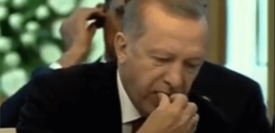 خلال قمة إيران.. الكاميرات تضبط أردوغان يتناول المكسرات
