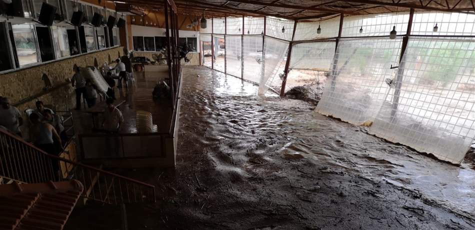 بالفيديو.. سيول تجتاح مطعم جسر - رشعين في زغرتا