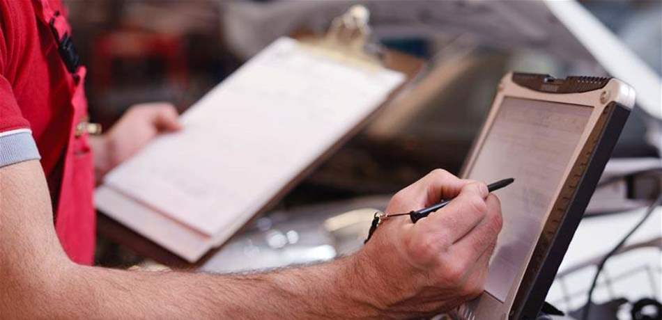 هل تحتاج سيارتك إلى تحديث نظام التشغيل؟