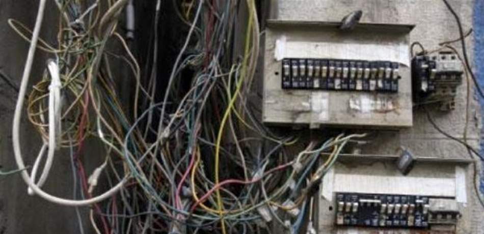 في القبة.. إشكال بسبب تمديد كابلات اشتراك!