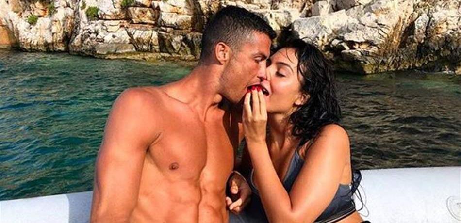مليون "لايك" لصورة مثيرة نشرتها صديقة رونالدو! (صور)