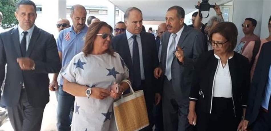 فستان النائبة العربية القصير.. يثير أزمة في بلادها!