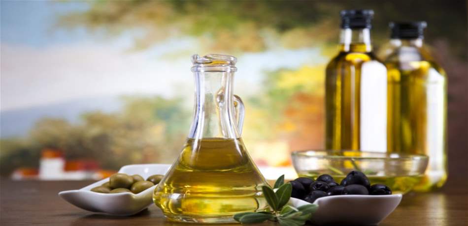 كريات صغيرة تطفو في زجاجات زيت الزيتون.. ما سببها؟ 