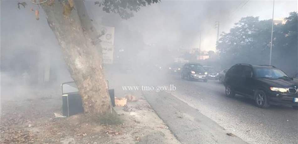 حريق يسبب زحمة سير خانقة باتجاه عاليه