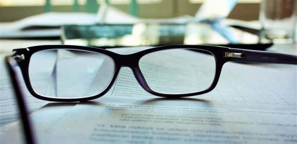 لمن يستخدم نظارة القراءة.. إليك هذه المعلومة الهامة