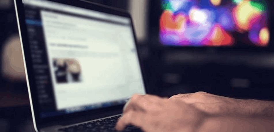 عراقي شهّر بقاصر ونشر صورها على فيسبوك مستخدماً أسماء وهمية.. هذا مصيره