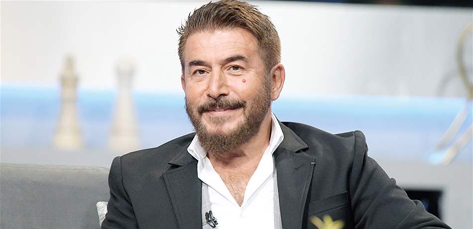 عابد فهد يعيش مع زوجته طقوساً خاصة!