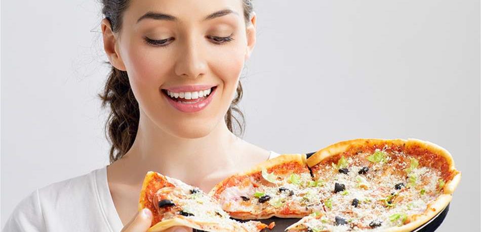 بحث طبي يكشف سبب الأكل باستمرار
