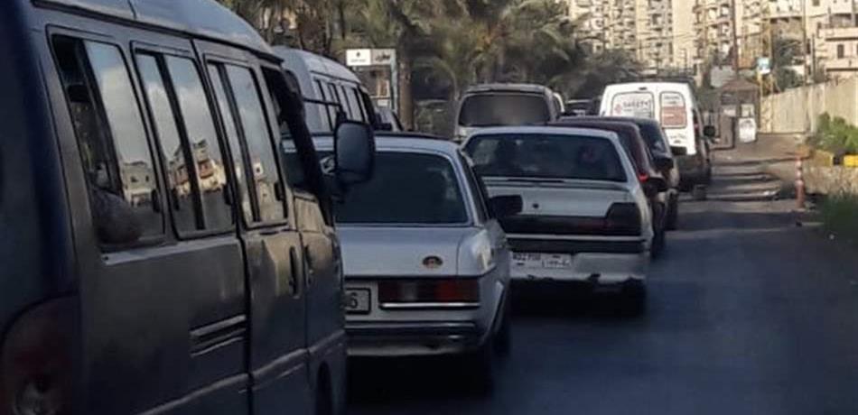 زحمة سير خانقة على أوتوستراد البداوي (صورة) 