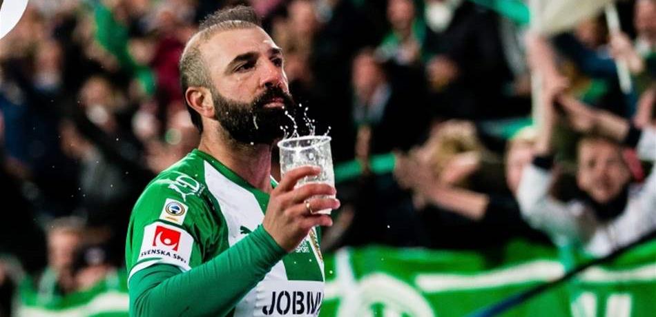 لاعب يحتفل بهدفه العالمي بشرب زجاجة بيرة! (فيديو)