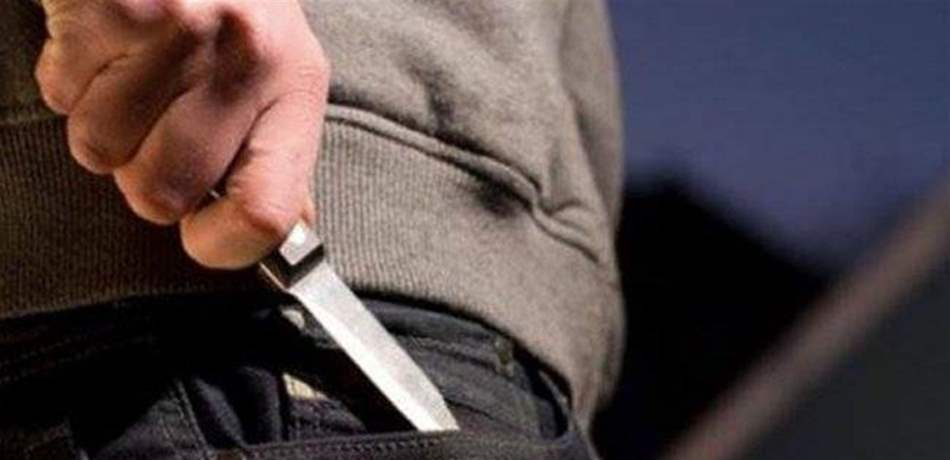 عند دوار جنبلاط.. مجهولان يطعنان رجلاً ويهربان