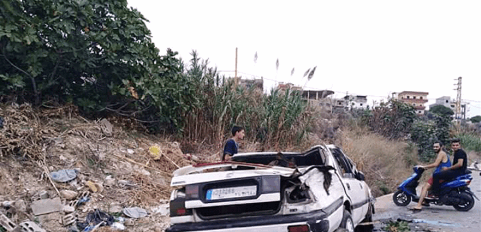 جريحان بانقلاب سيارة على طريق عام ببنين