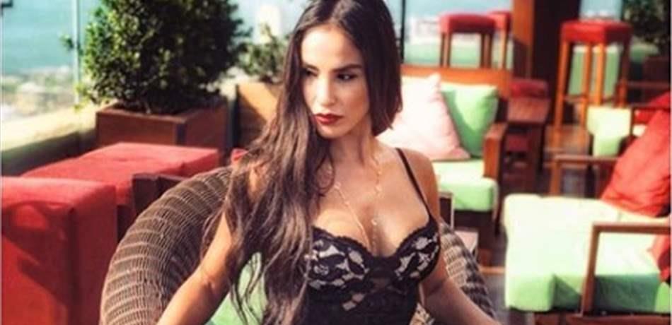 وصيفة ملكة جمال لبنان تعانق شابا وتثير الجدل.. هل هو حبيبها؟ (صورة)