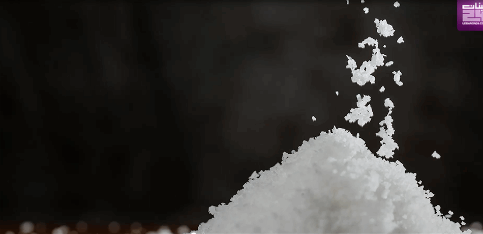 بالفيديو.. البعض يصفه بالسم الأبيض.. لكن للملح أيضاً فوائد