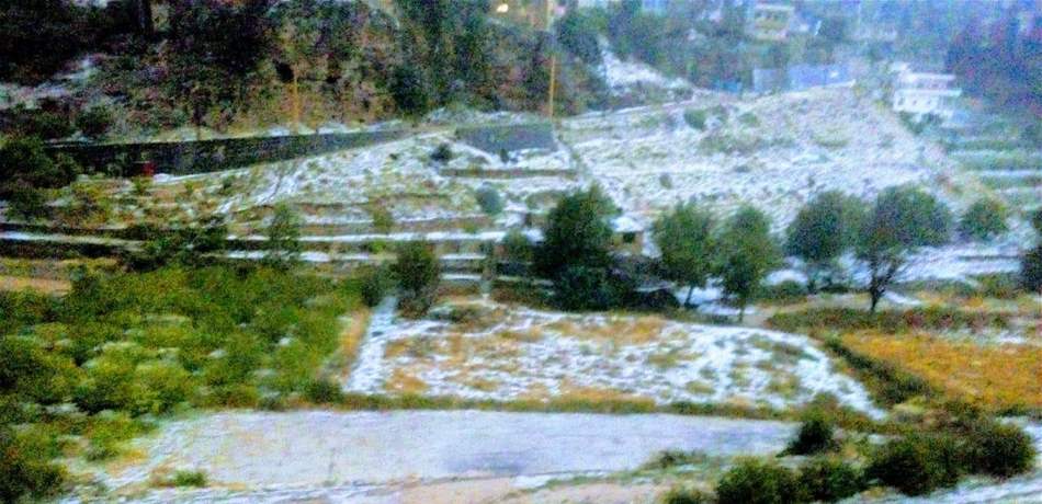 سيول في بلدة نحلة نتيجة الامطار الغزيرة وحبات البرد