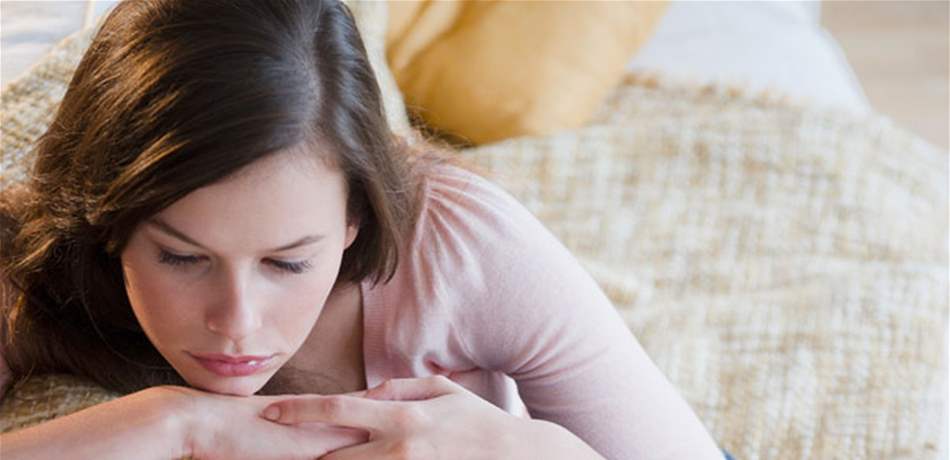 ضعف ثقة المرأة بآرائها وقراراتها.. مَن المسؤول؟!