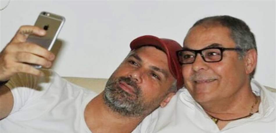 فارس كرم في أول تعليق بعد وفاة والده: "غمرتوني بمحبتكم"! 