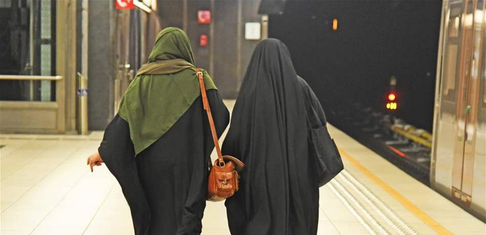 مجموعة خبراء أممية تدين فرنسا في قضية منع ارتداء النقاب