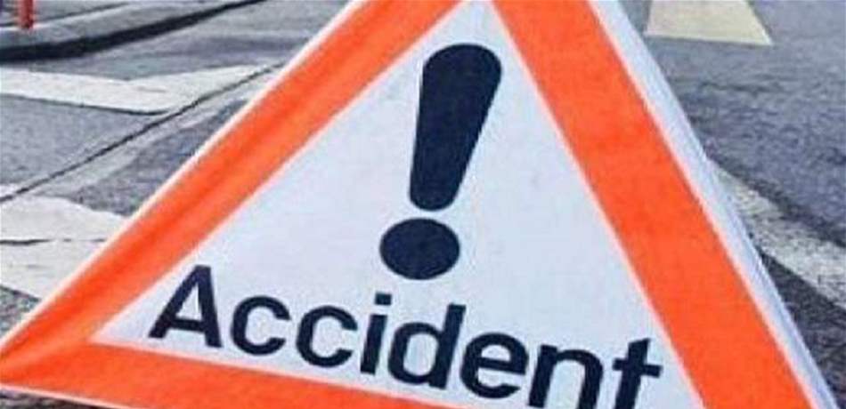 جريح بحادث سير بين دراجة نارية وسيارة في القبة