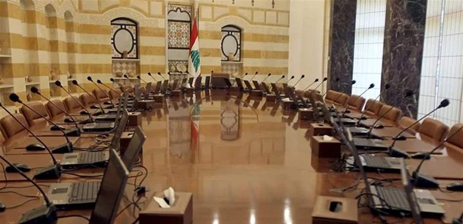 "حزب الله" في مواجهة عون والحريري