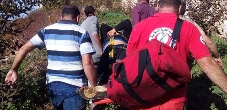 جريح بانقلاب جرار زراعي في الضنية