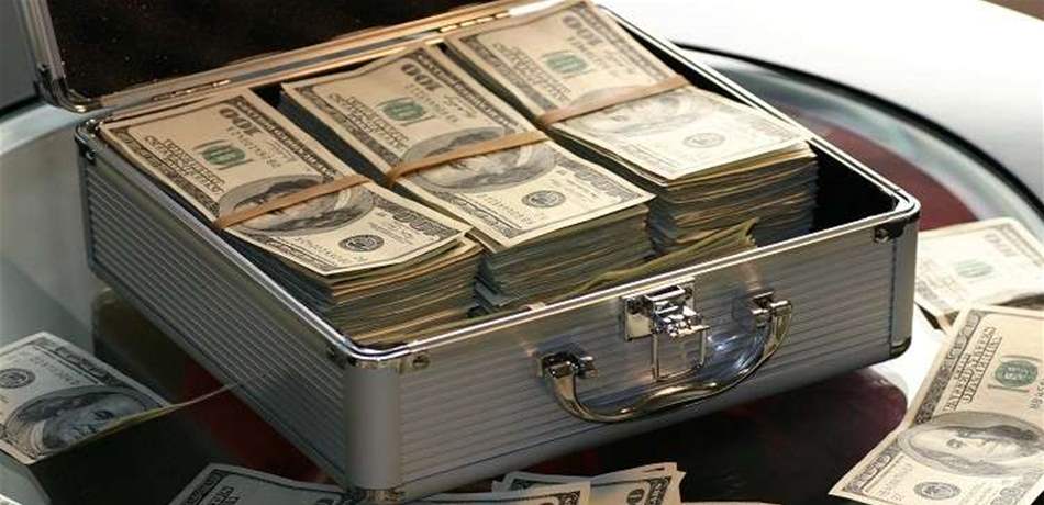 حادثة غامضة.. ترك حقيبة فيها 12000 دولار ورسالة قبل أن يختفي! 