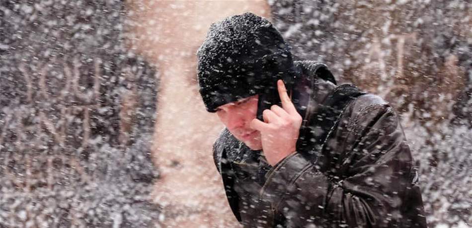 تصرّفات شائعة قد تضرّ بالهاتف في فصل الشتاء