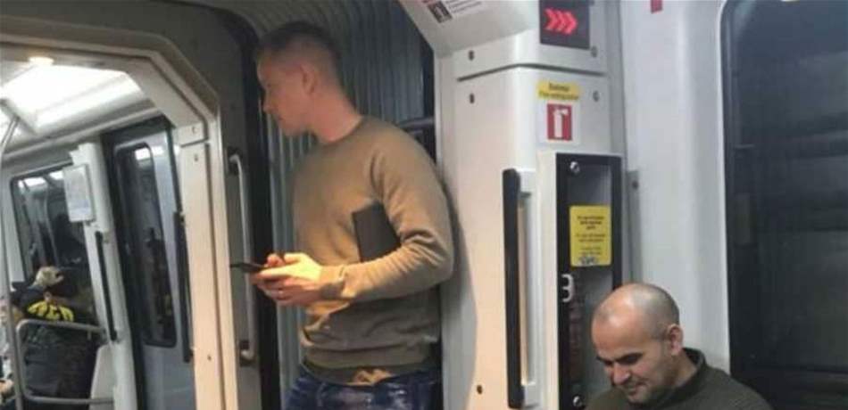 بخلاف لاعبي كرة القدم.. حارس برشلونة متواضع: هذا ما فعله في المترو! (صورة)