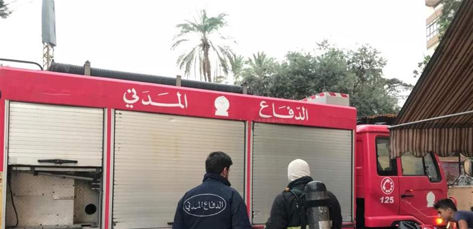 انقاذ رجل علق في حريق داخل شقته بالضاحية (صور)