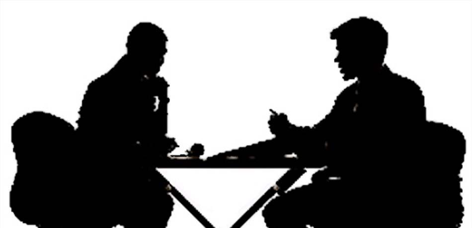 خلاف حاد بين نائب سابق ومسؤول منطقته الحزبية!