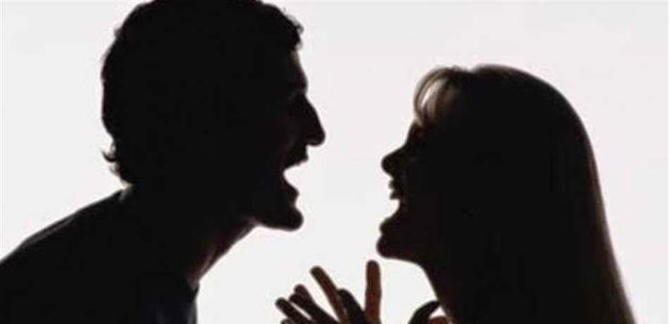 رجل يسكب الأسيد في فم زوجته.. الصدمة بما قامت به المستشفى!