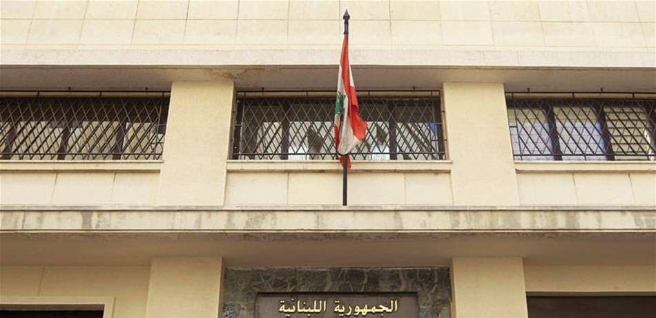 من سيُقرِض الدولة المال لشراء الدواء والكهرباء؟