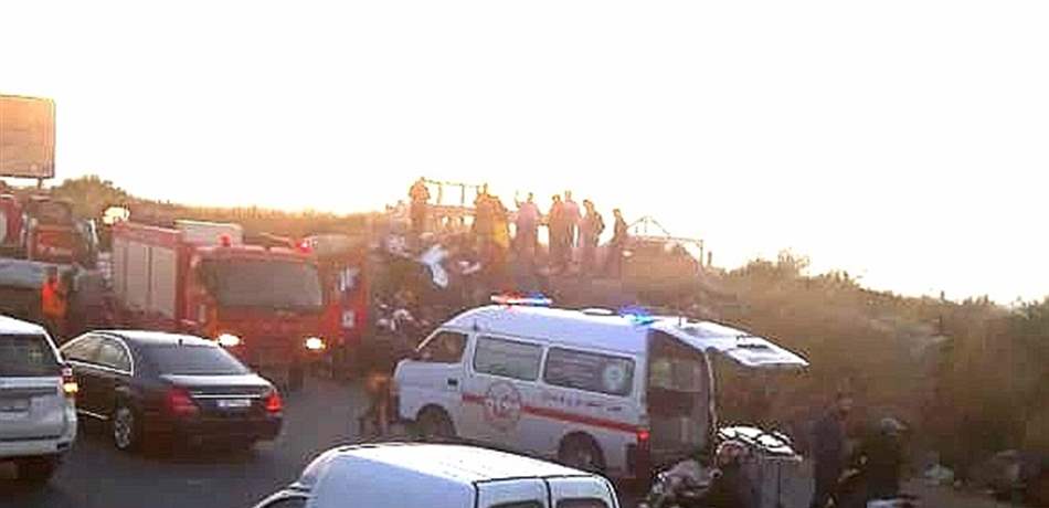 إصابة 3 أشخاص بحادث سير على أتوستراد القلمون