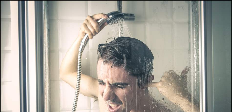 أيّهما أفضل.. حمام الصباح أم المساء؟