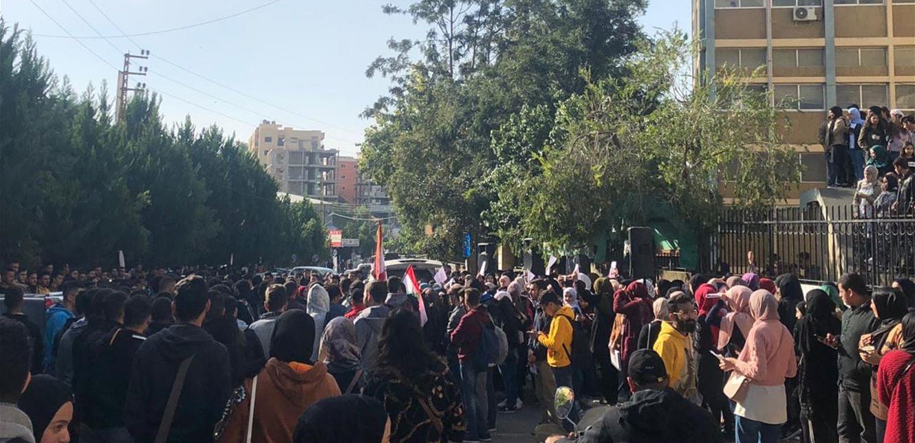 وقفة لطلّاب النبطية للمطالبة بفتح تحقيق بحادث الجية!