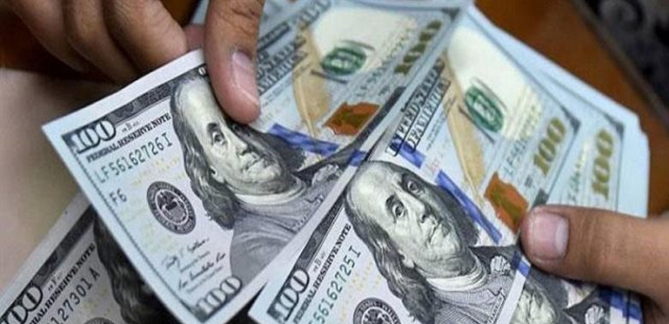 بعد تخطيه أمس الـ 15 ألف.. هكذا افتتح الدولار اليوم في السوق الموازية