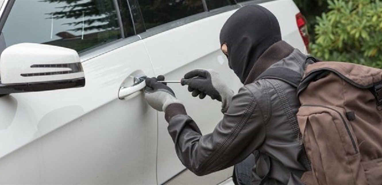 طوابير السيارات المسروقة من بيروت الى صيدا فبريتال...و"الدفع عا القطعة"
