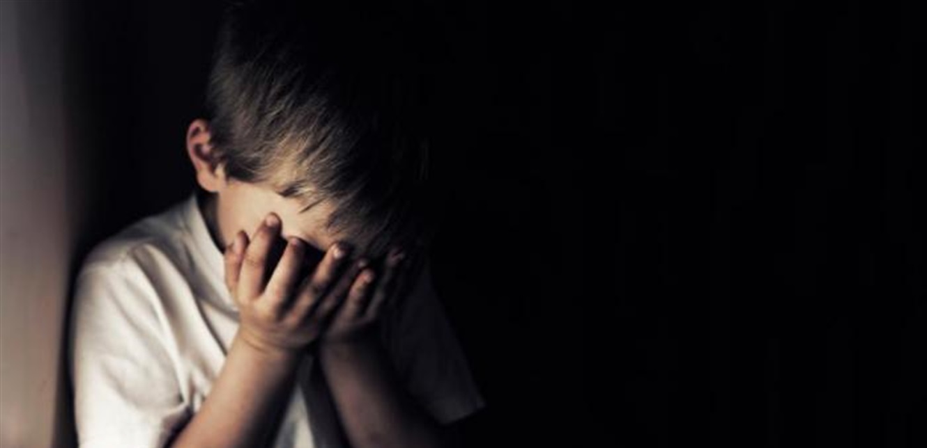 في البقاع.. قام بعمل "منافٍ للادب" مع قاصر وفتاة صغيرة فضحته!