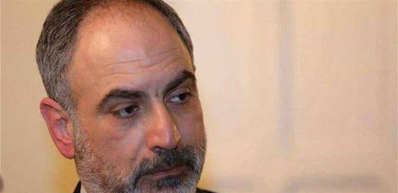 " التيار " يختار اسود ويستبعد أمل أبو زيد