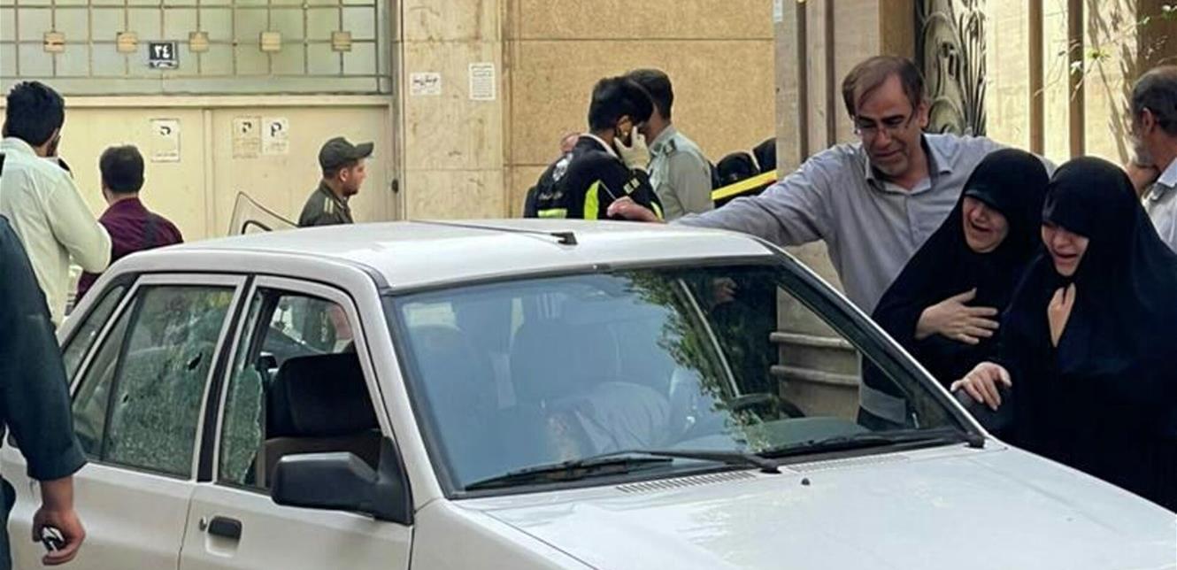الرئيس الإيراني يتوعد بالثأر لمقتل ضابط بالحرس الثوري