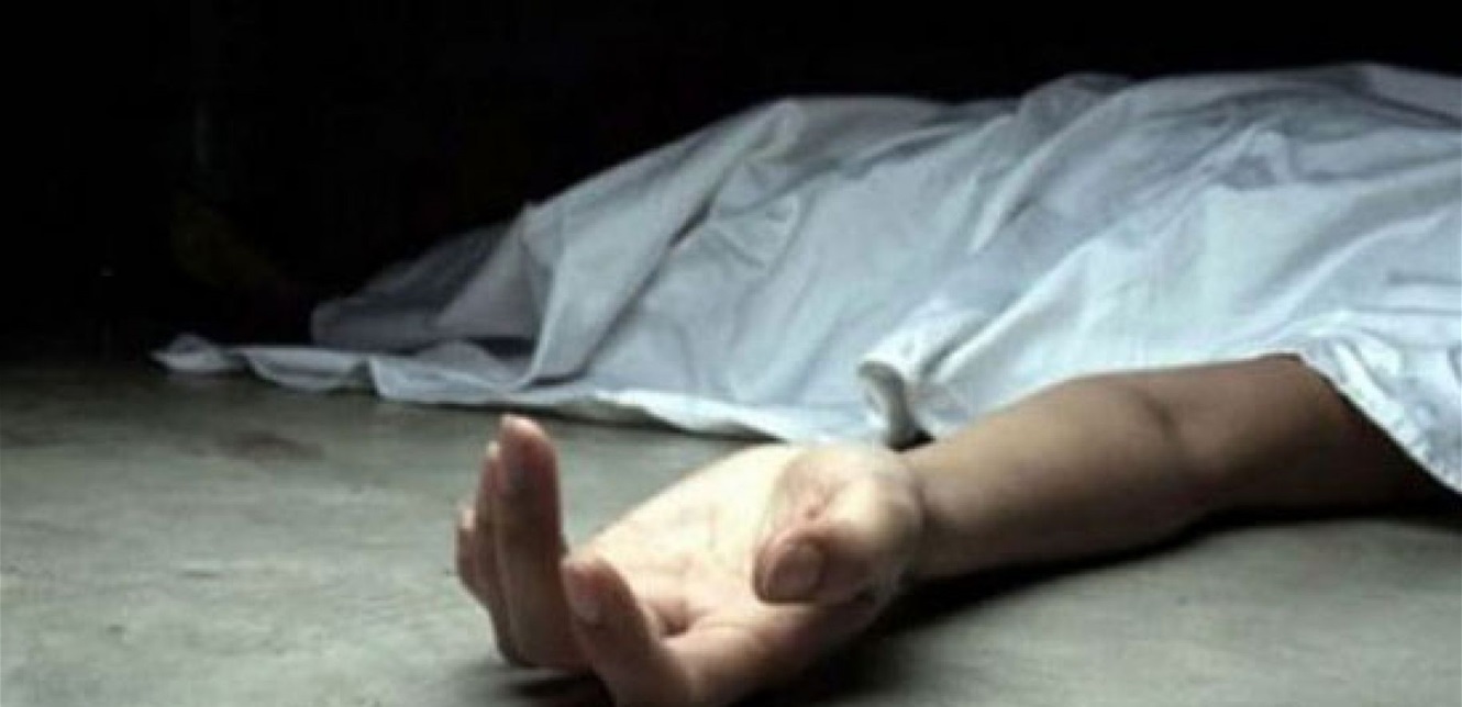 قتل والده ودفنه في ساحة المنزل بعد صبّ الاسمنت عليه! (فيديو)