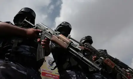 مع استمرار الحصار الحوثي.. منظمة حقوقية: تعز على شفا كارثة إنسانية 