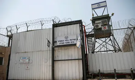 تفاصيل مأسوية عن انتهاكات بحق الأسرى الفلسطينيين.. ما كُشف خطير