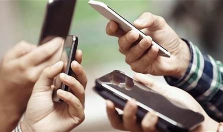 كيف يحافظ الهاتف على الاتصال أثناء الحركة؟ 