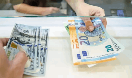 مع تحول احتجاجات فرنسا إلى أعمال عنف.. تراجع في سعر اليورو