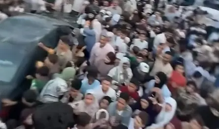 حادثة أثارت الجدل في ليبيا... تدافع بسبب "الشيبس"!