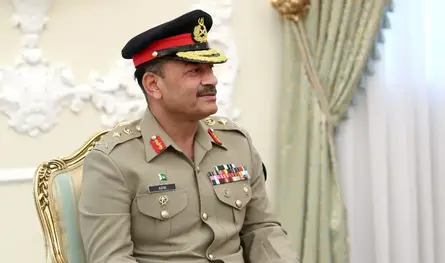 قائد الجيش الباكستاني في طهران للقاء مسؤولين إيرانيين