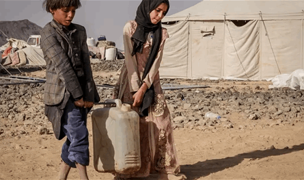 الأمم المتحدة تدق ناقوس الخطر: أكثر من ربع مليون يمني نزحوا من منازلهم 
