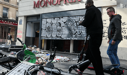 بعد تظاهرات 17 تشرين.. 3000 شركة متضررة من احتجاجات فرنسا