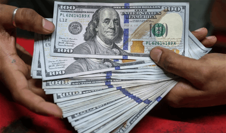 مع انخفاض عوائد سندات الخزانة الأميركية.. تراجع في سعر الدولار